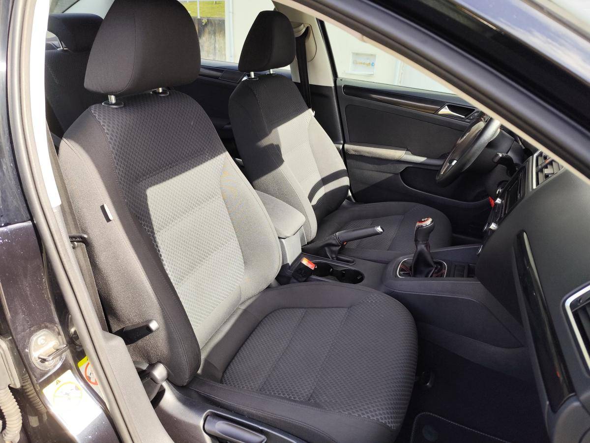volkswagen-jetta-2011-diesel-1598cc