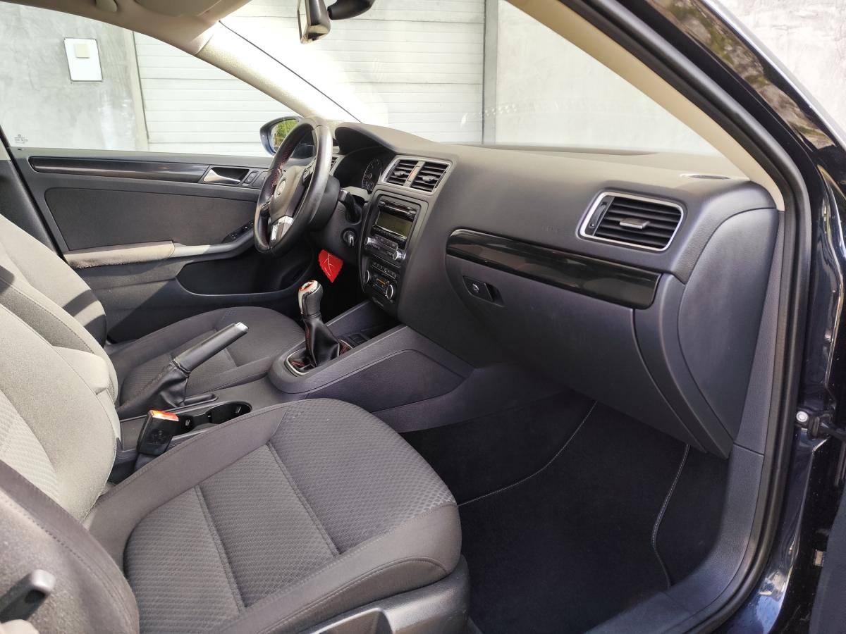 volkswagen-jetta-2011-diesel-1598cc