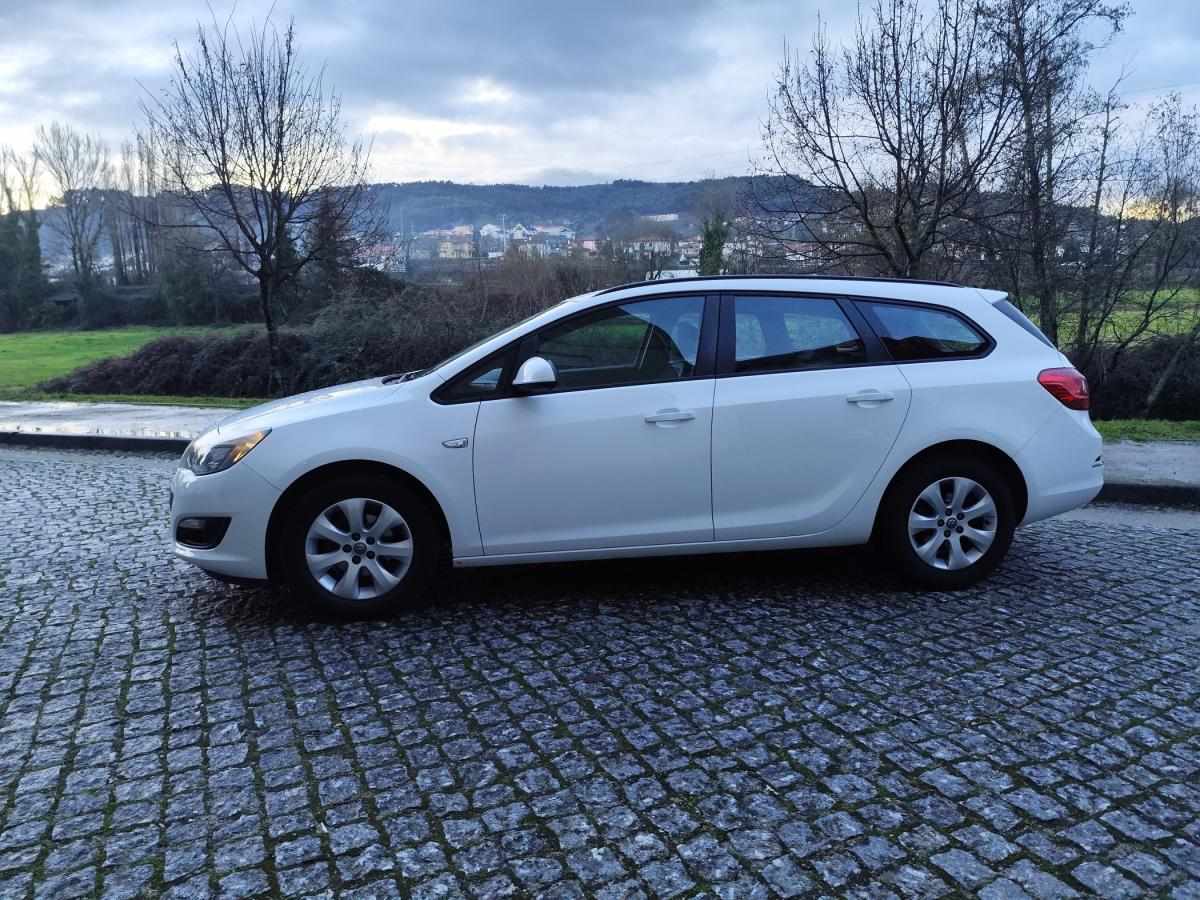 opel-astra-sport-tourer-2015-diesel-1248cc