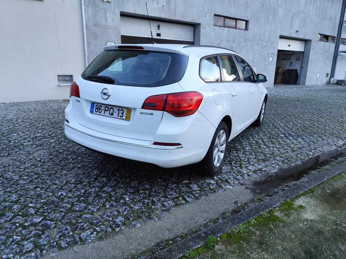 opel-astra-sport-tourer-2015-diesel-1248cc