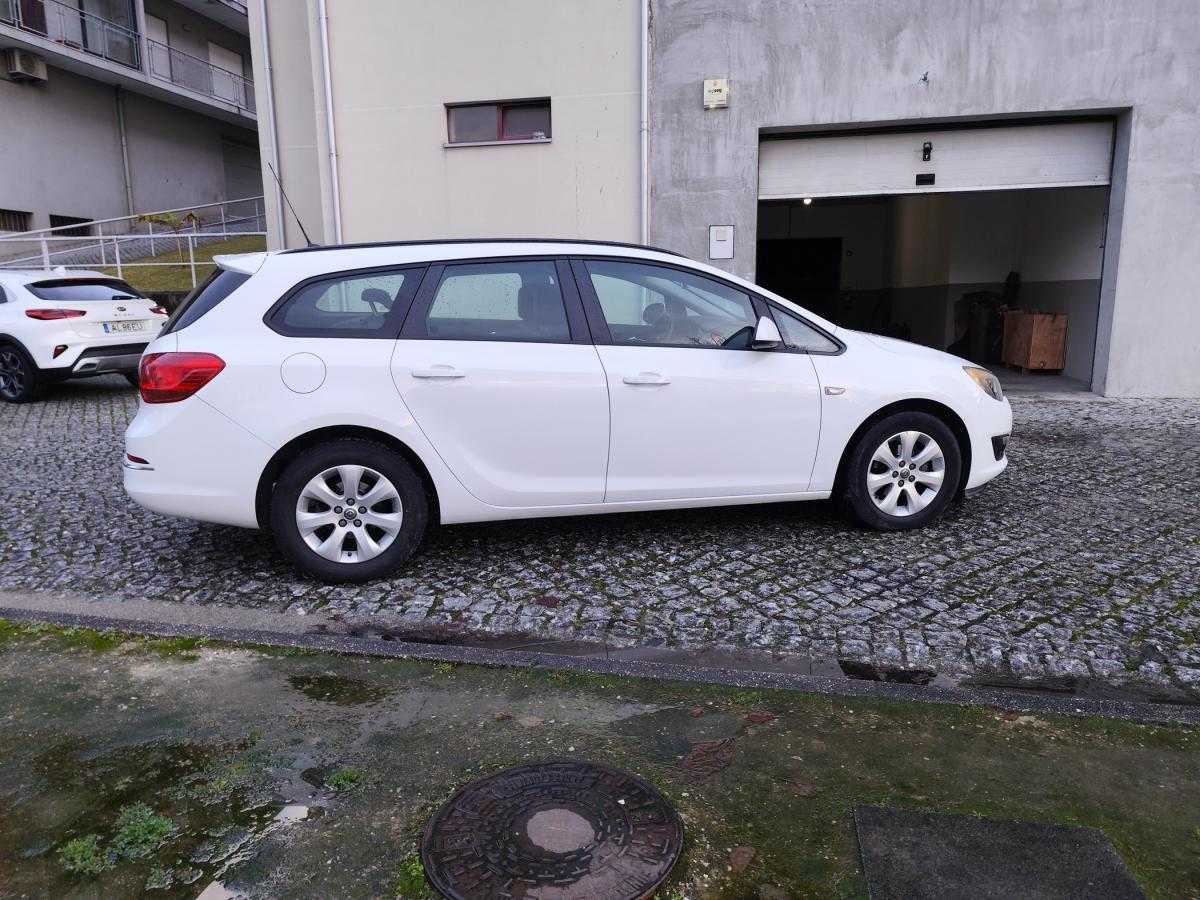 opel-astra-sport-tourer-2015-diesel-1248cc
