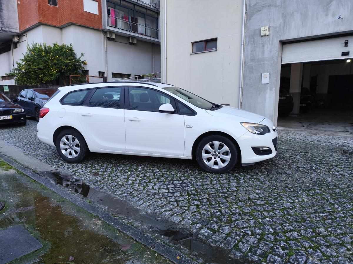 opel-astra-sport-tourer-2015-diesel-1248cc