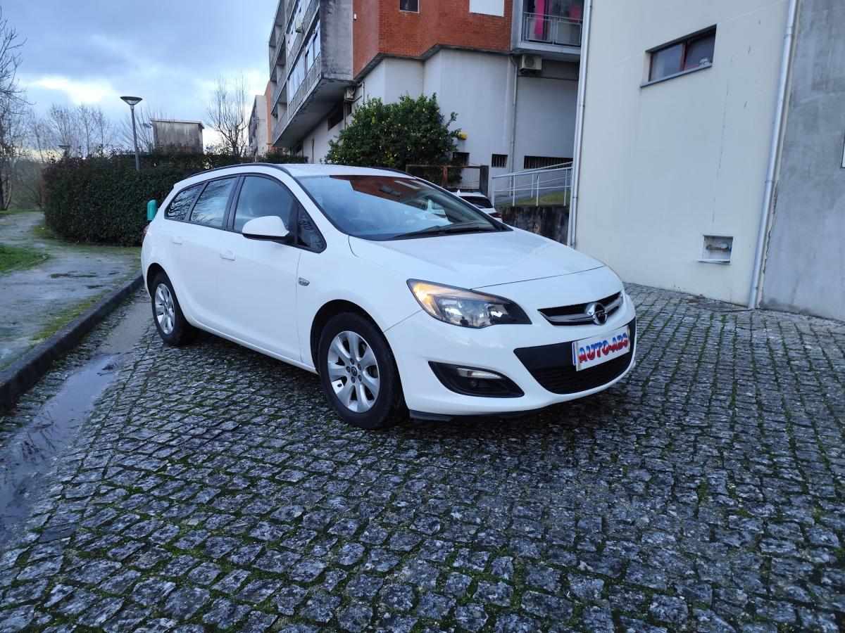 opel-astra-sport-tourer-2015-diesel-1248cc
