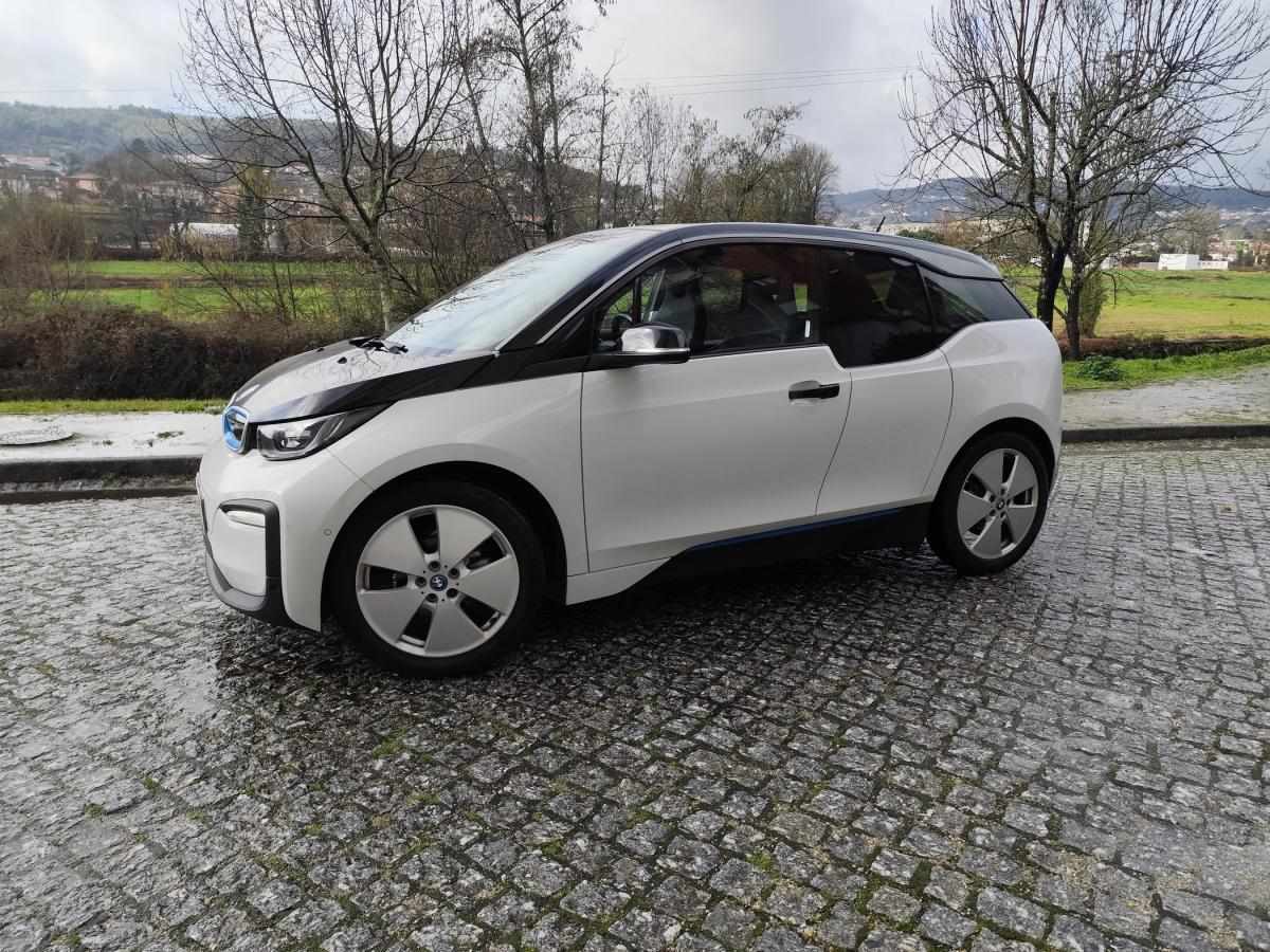 bmw-i3-2021-eletrico-500cc