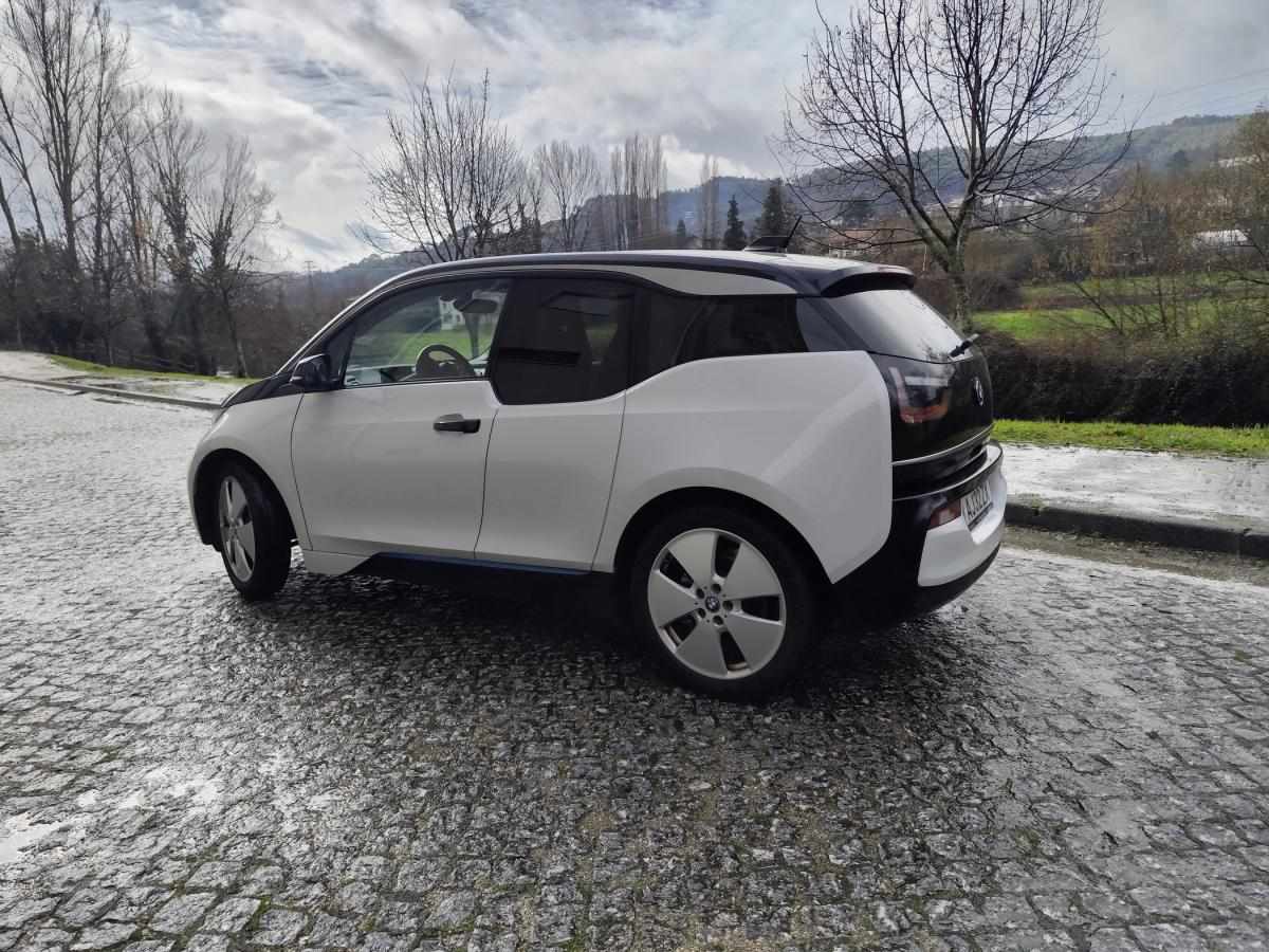 bmw-i3-2021-eletrico-500cc