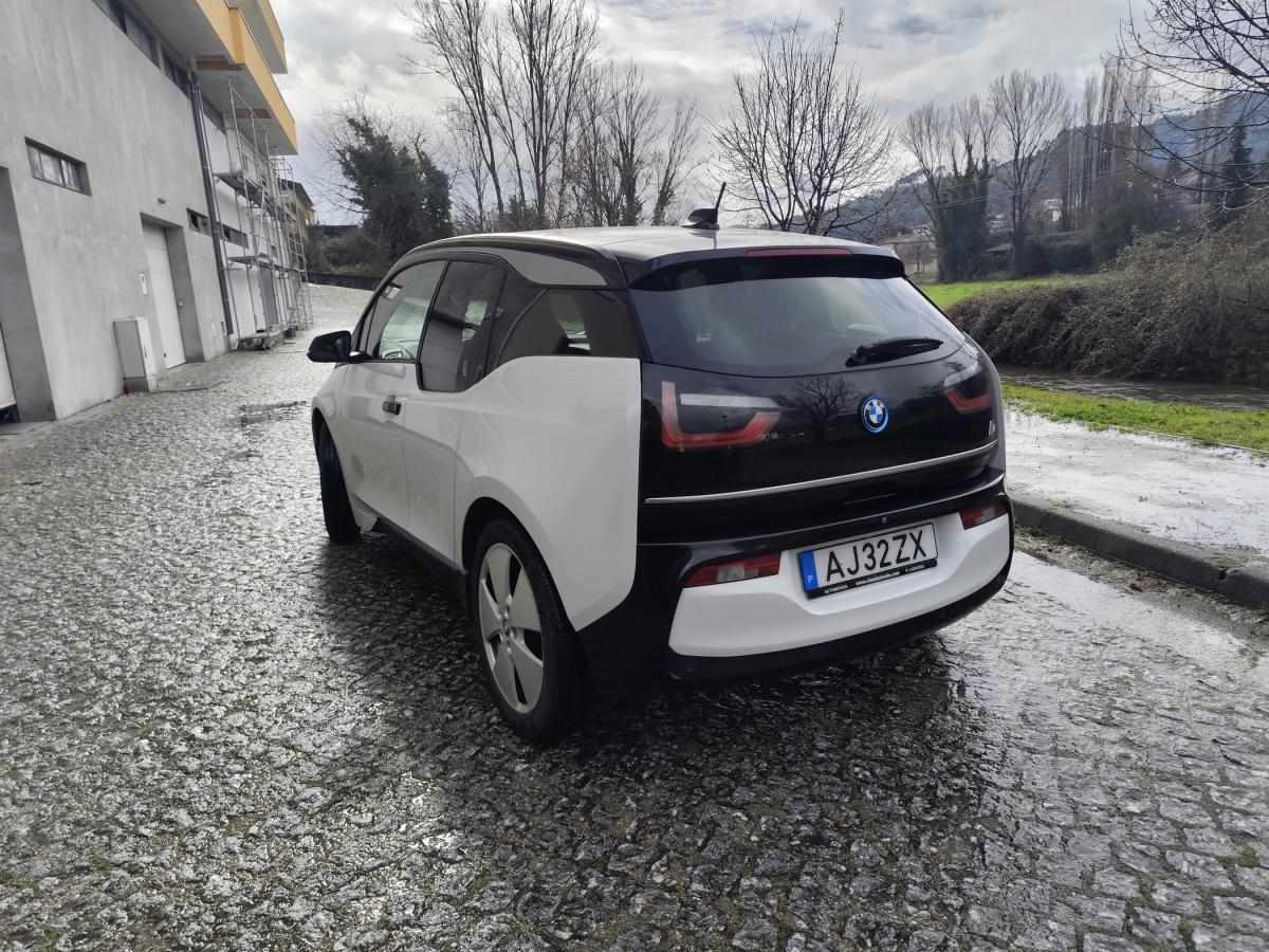bmw-i3-2021-eletrico-500cc