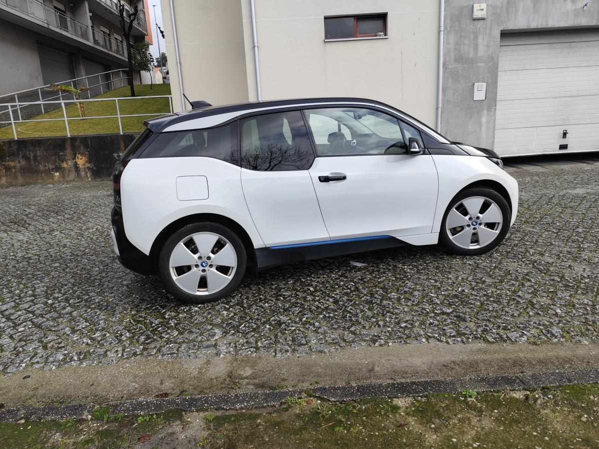 bmw-i3-2021-eletrico-500cc