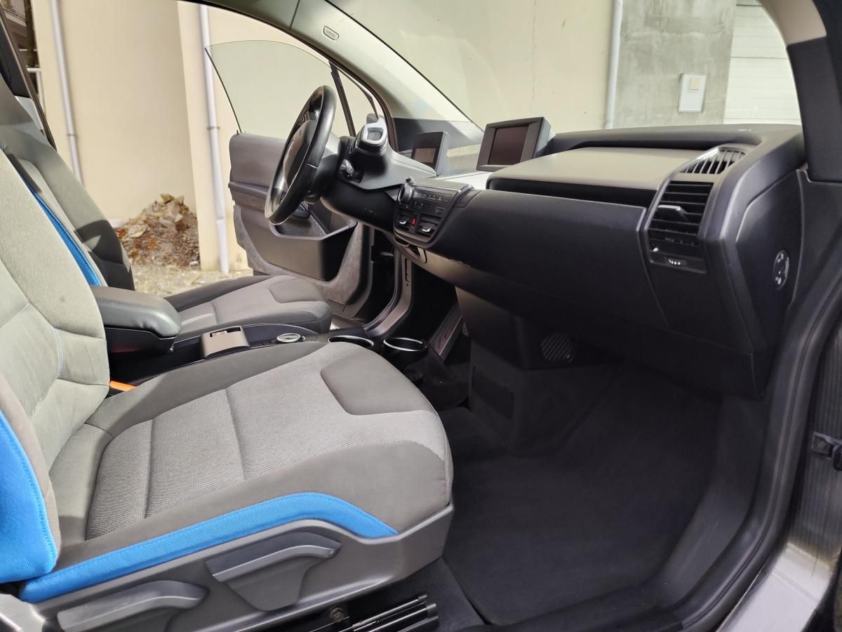bmw-i3-2021-eletrico-500cc