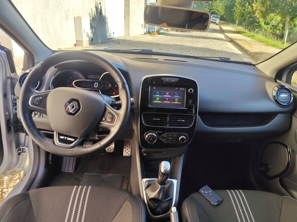 renault-clio-sport-tourer-2018-diesel-1461cc