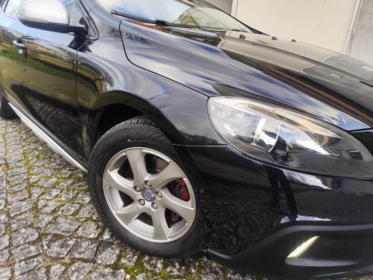 volvo-v40-cross-country-2014-diesel-1560cc