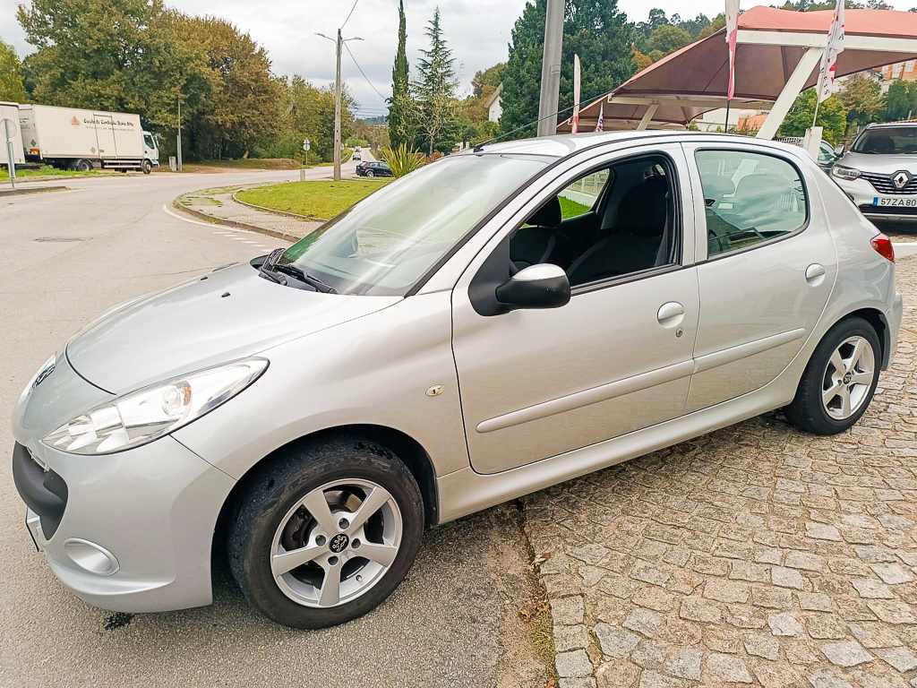 peugeot-206-1-1-2010-gasolina-1124cc