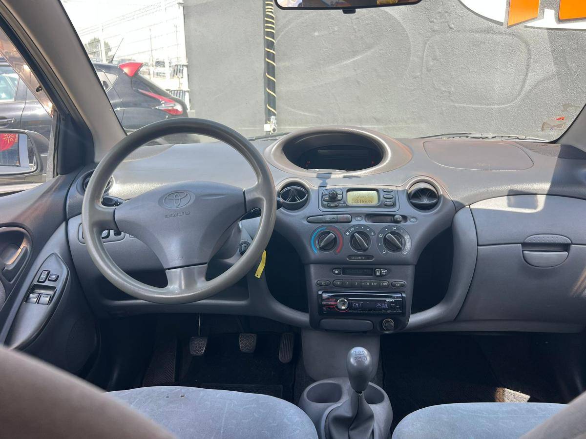 toyota-yaris-2000-gasolina-998cc