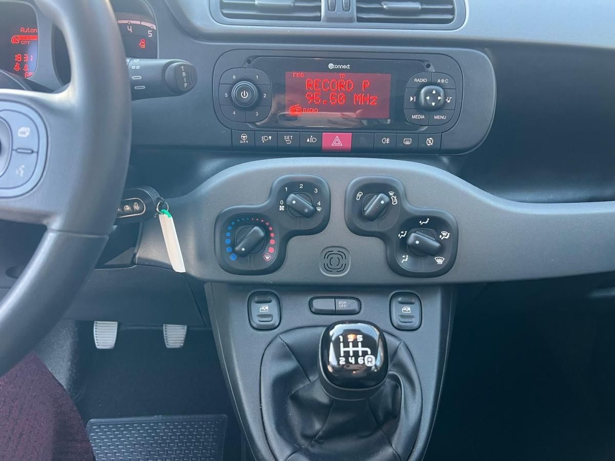 fiat-panda-2022-hibrido-a-gasolina-10cc