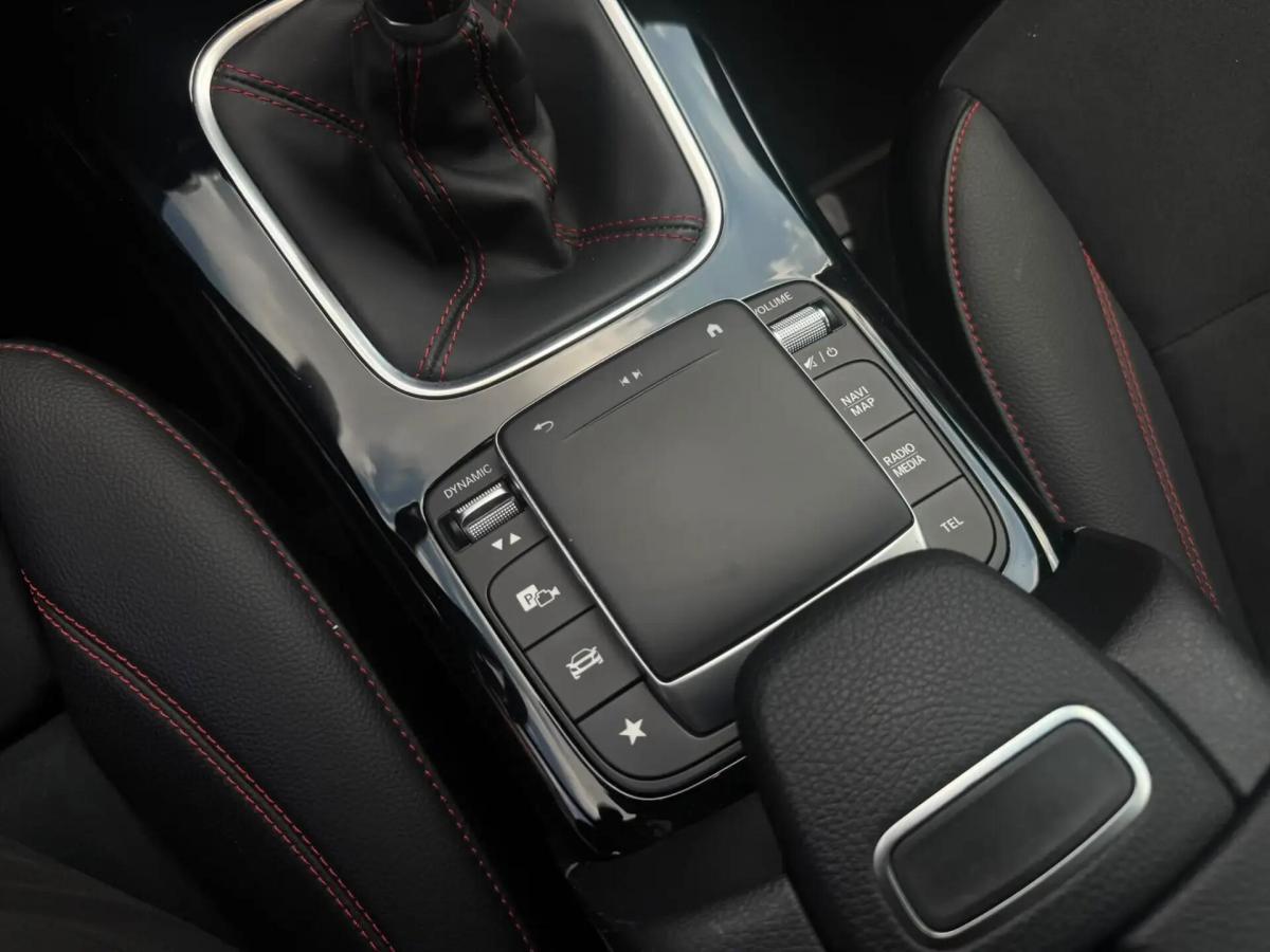 mercedes-benz-classe-a-2022-gasolina-1332cc
