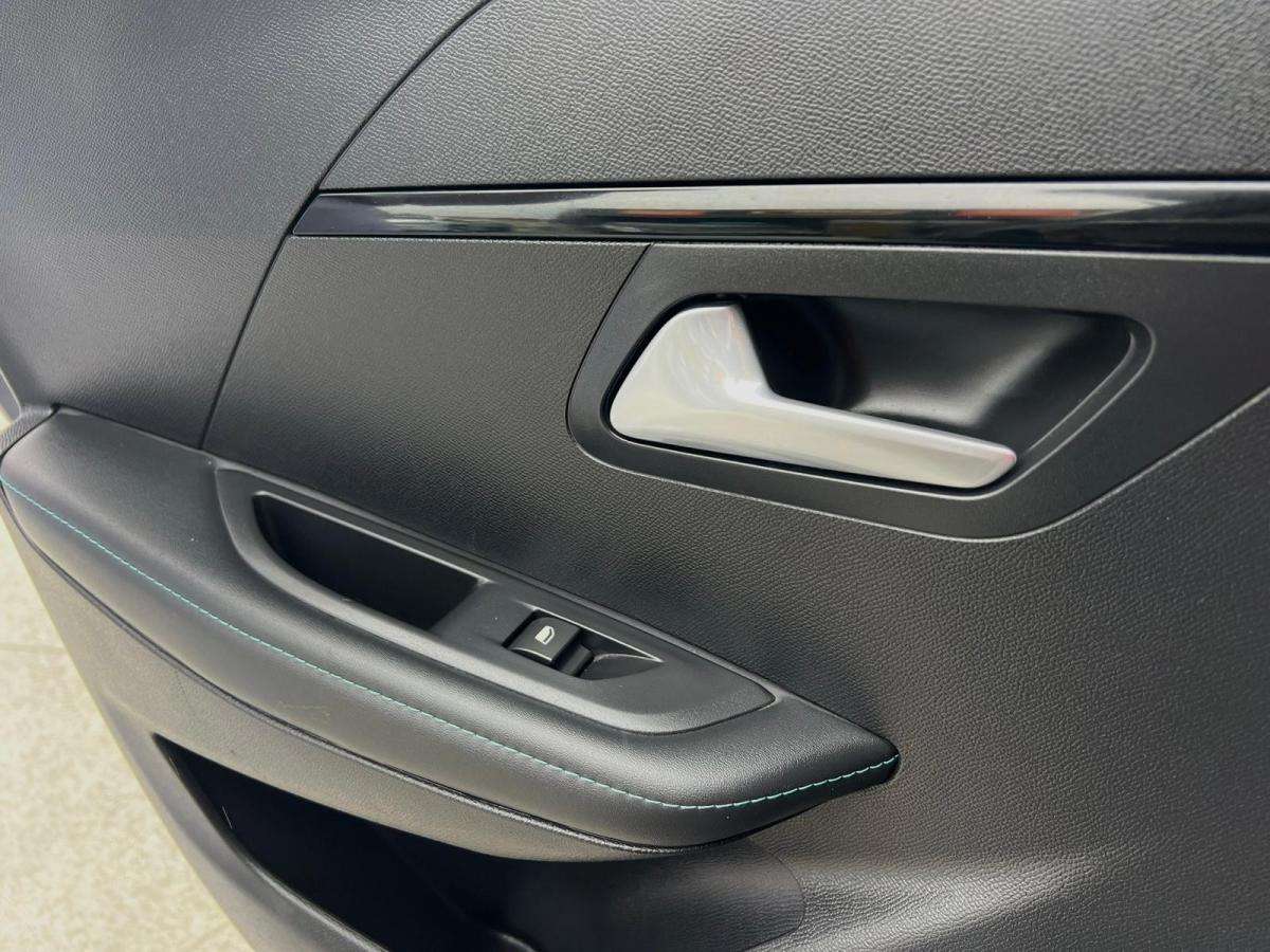 peugeot-208-2020-gasolina-1199cc