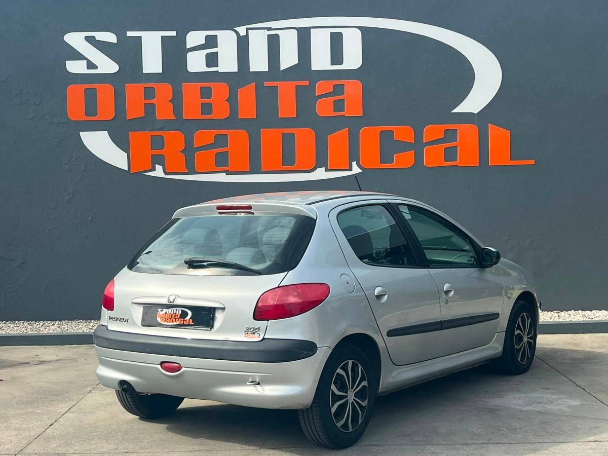 peugeot-206-2002-gasolina-1124cc