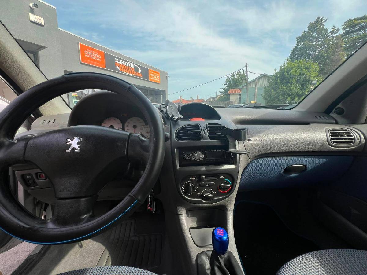 peugeot-206-2002-gasolina-1124cc