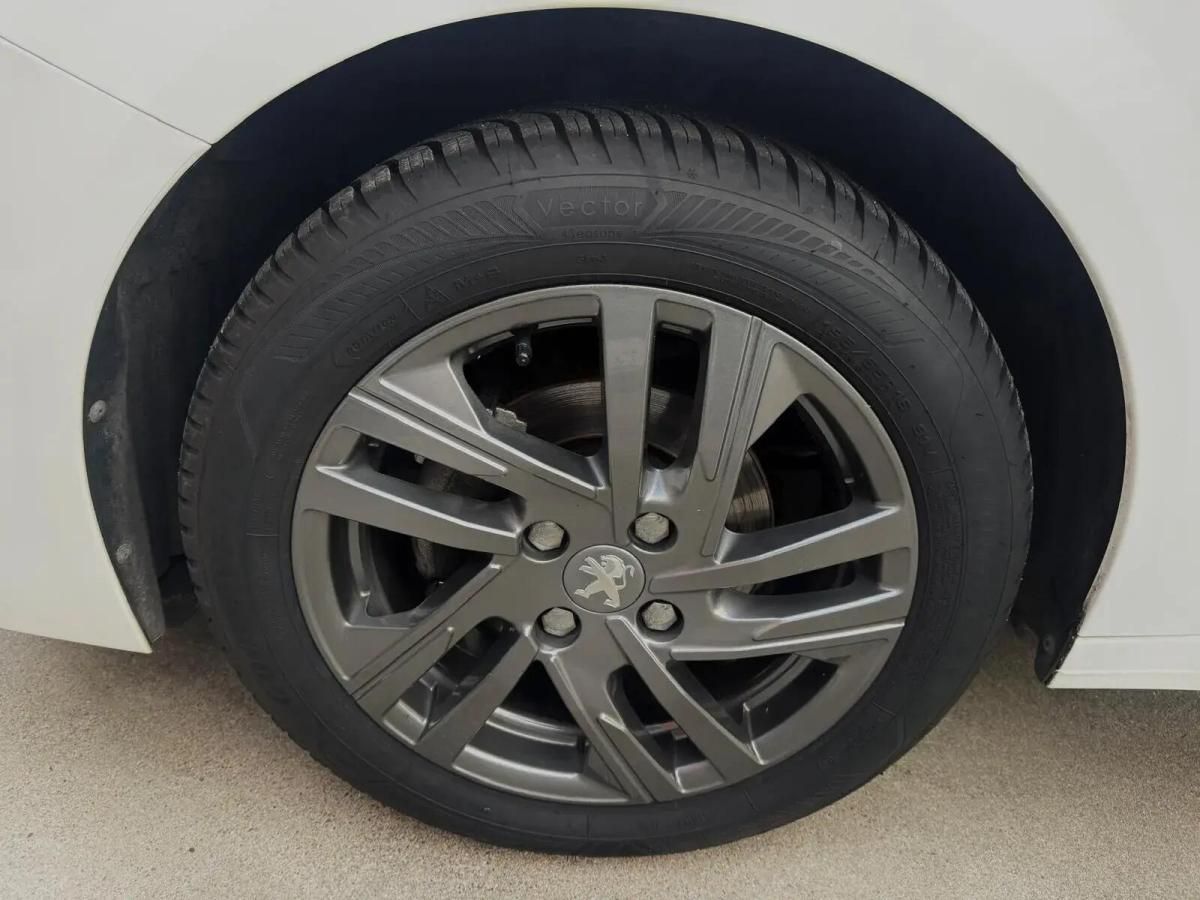 peugeot-208-2022-gasolina-1199cc