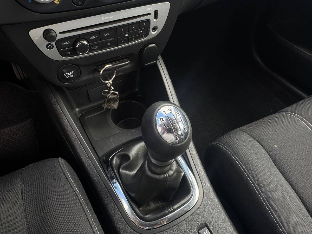 renault-megane-sport-tourer-2014-diesel-1461cc