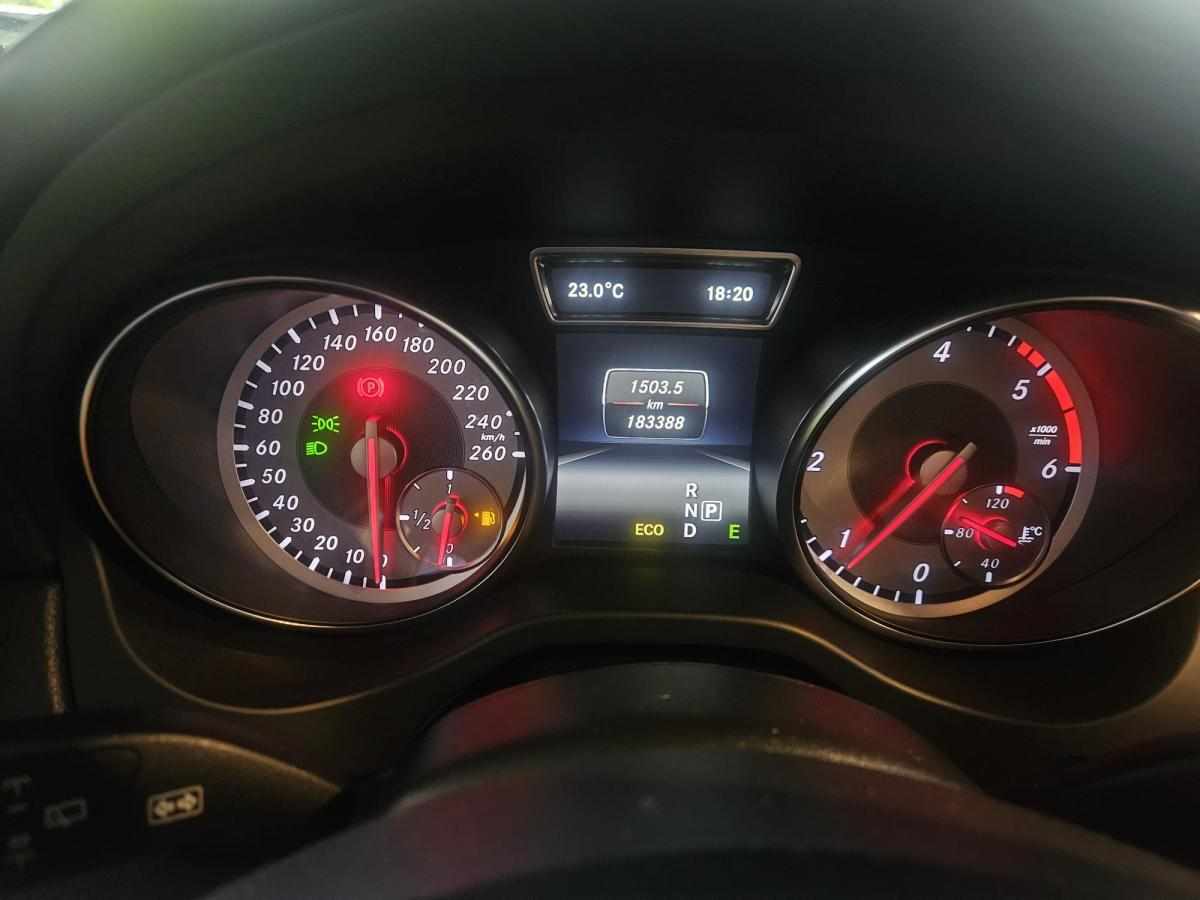 mercedes-benz-gla-180-cdi-2014-diesel-1461cc