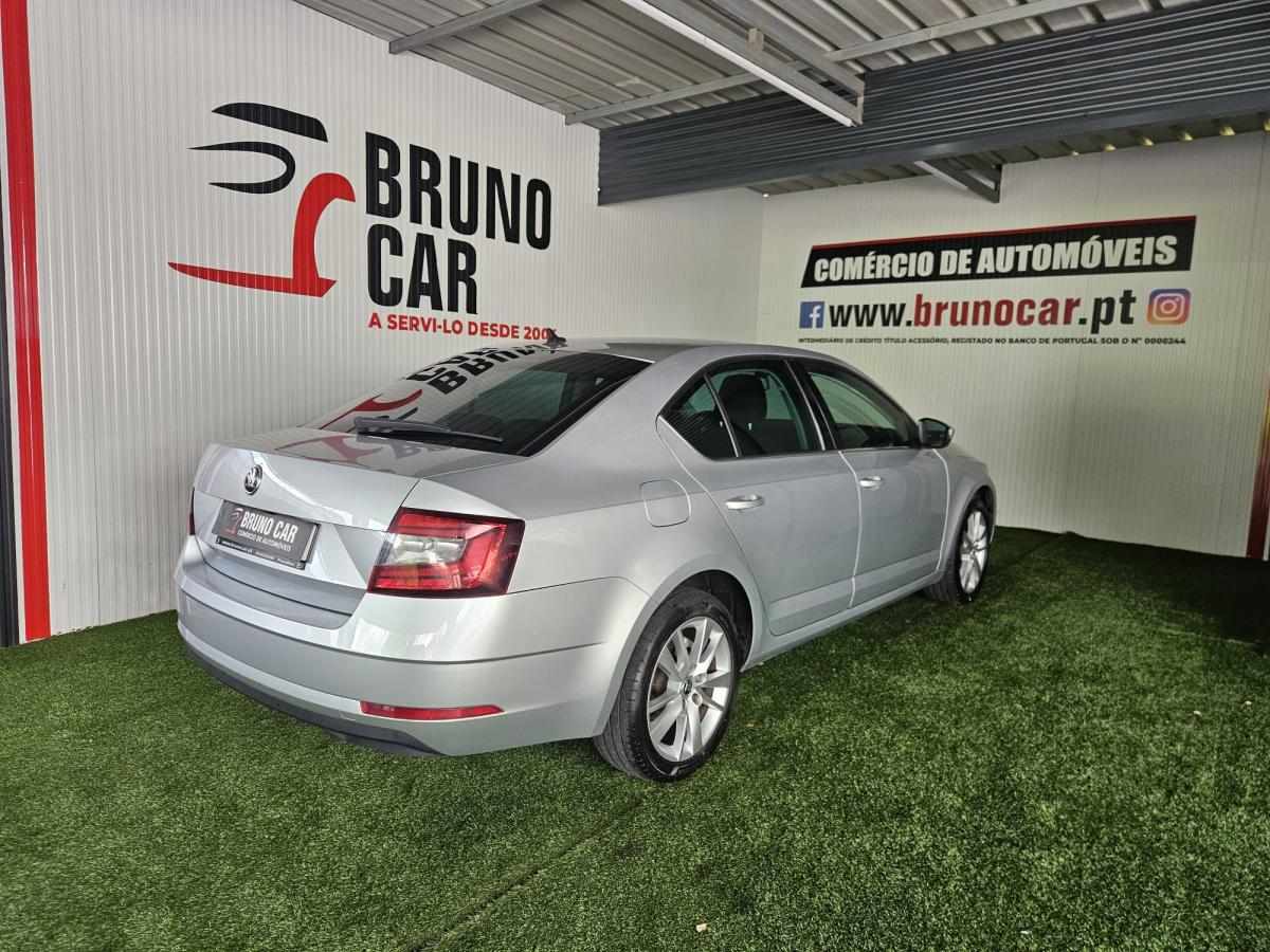 skoda-octavia-1-6-tdi-2019-diesel-1598cc