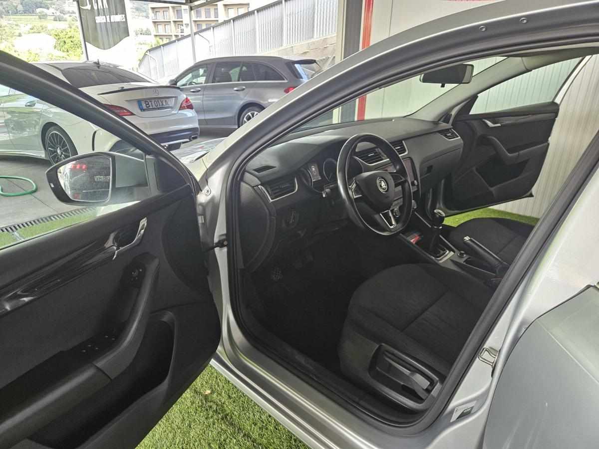 skoda-octavia-1-6-tdi-2019-diesel-1598cc