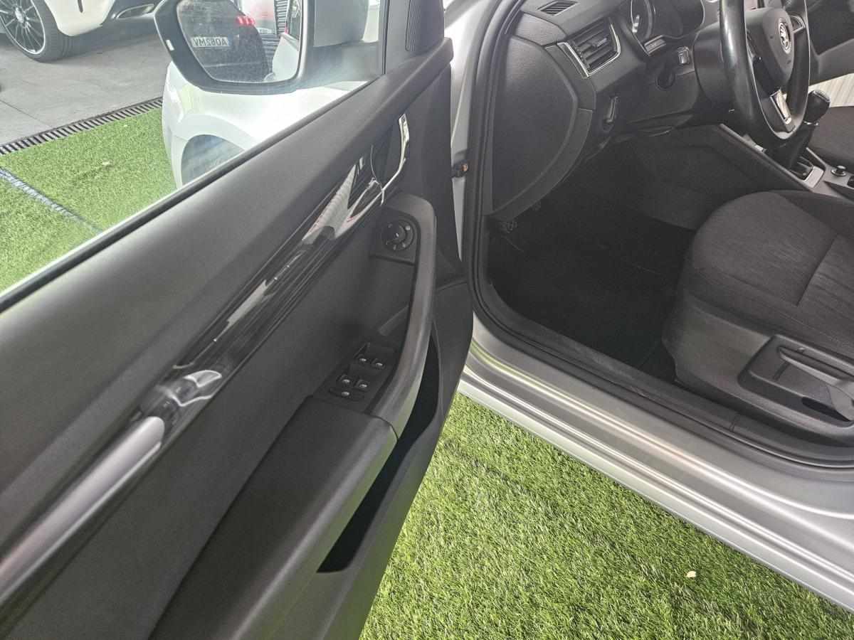 skoda-octavia-1-6-tdi-2019-diesel-1598cc