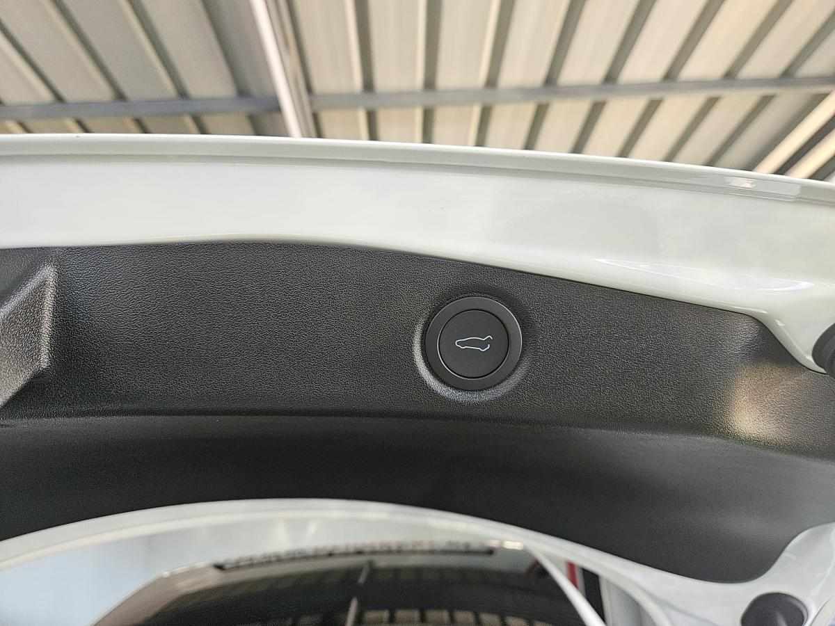 tesla-model-3-60-kwh-standard-range-2026-eletrico