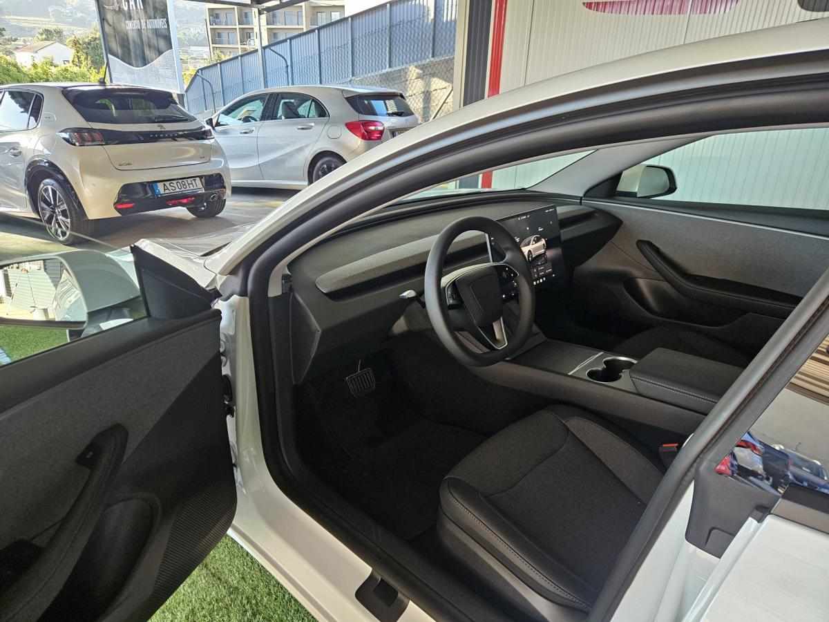 tesla-model-3-60-kwh-standard-range-2026-eletrico