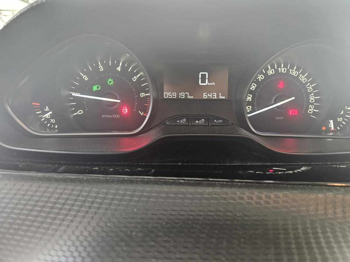 peugeot-208-1-2-vti-2019-gasolina-1199cc