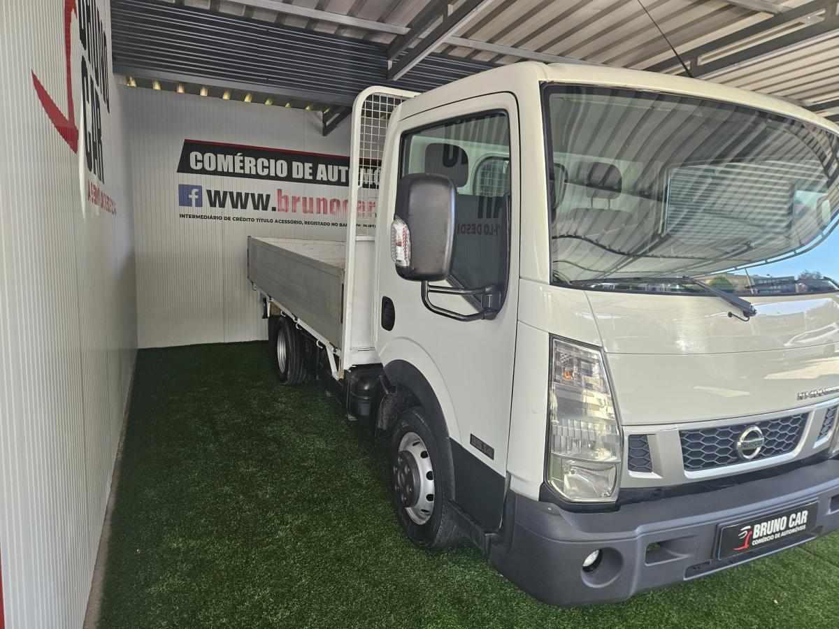 nissan-cabstar-2-5-136cv-2015-diesel-2488cc