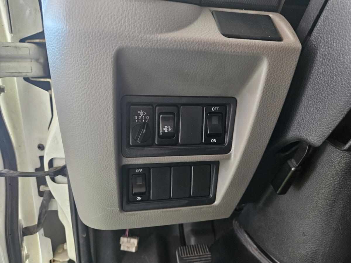 nissan-cabstar-2-5-136cv-2015-diesel-2488cc