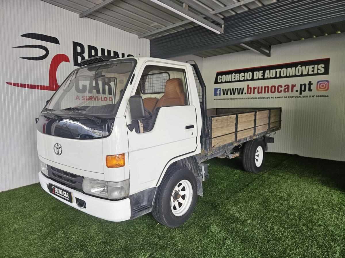 toyota-dyna-3-0-88cv-2001-diesel-2986cc