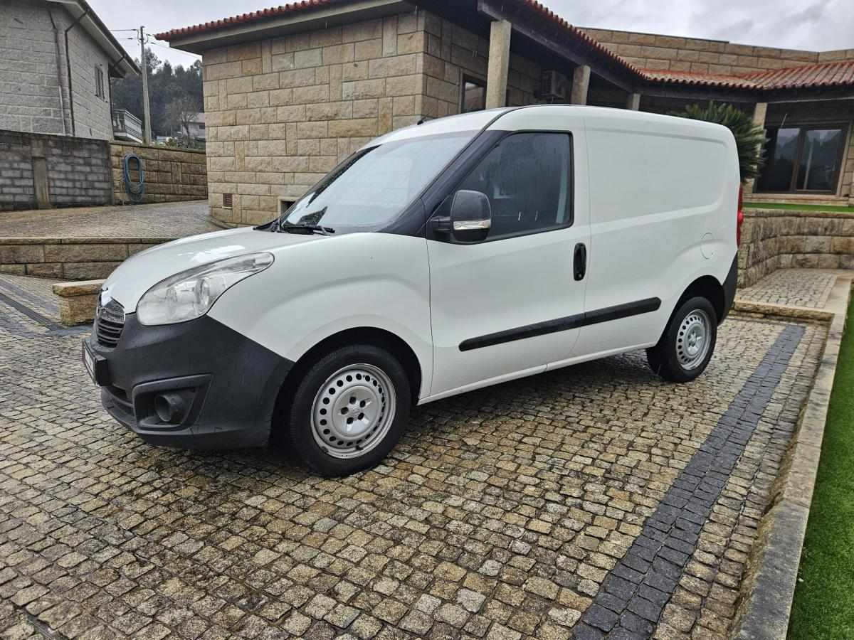 opel-combo-1-6-105cv-2017-diesel-1598cc
