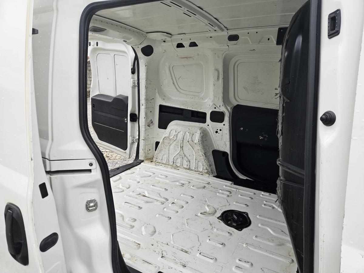 opel-combo-1-6-105cv-2017-diesel-1598cc