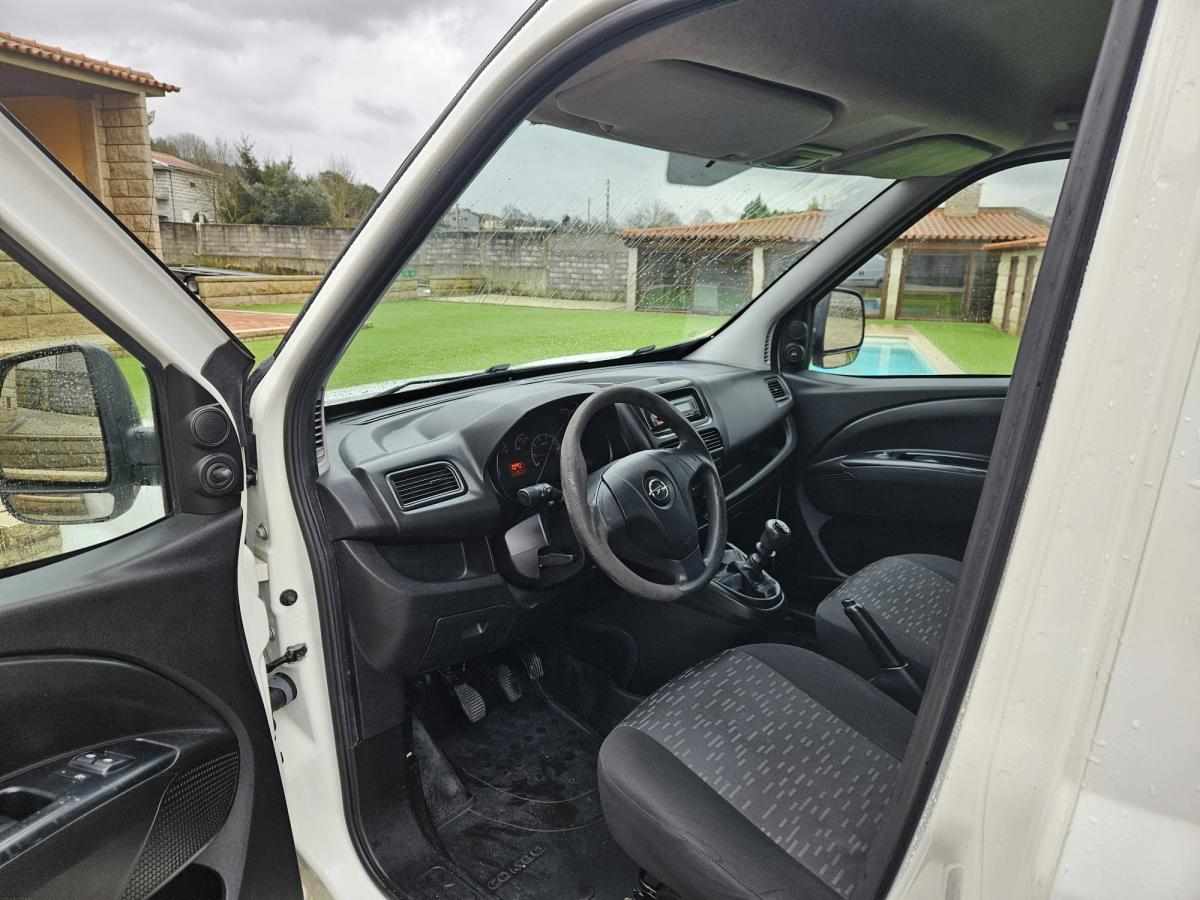 opel-combo-1-6-105cv-2017-diesel-1598cc