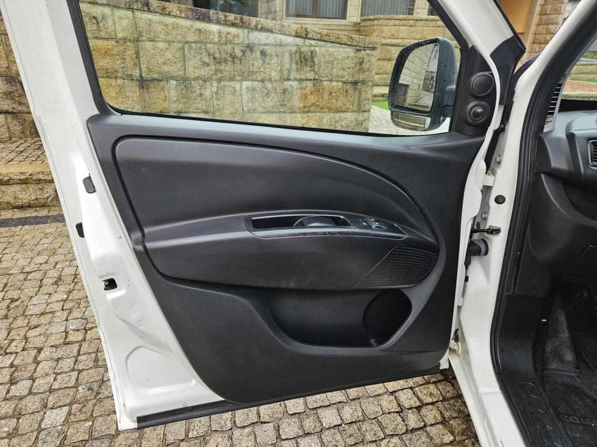 opel-combo-1-6-105cv-2017-diesel-1598cc