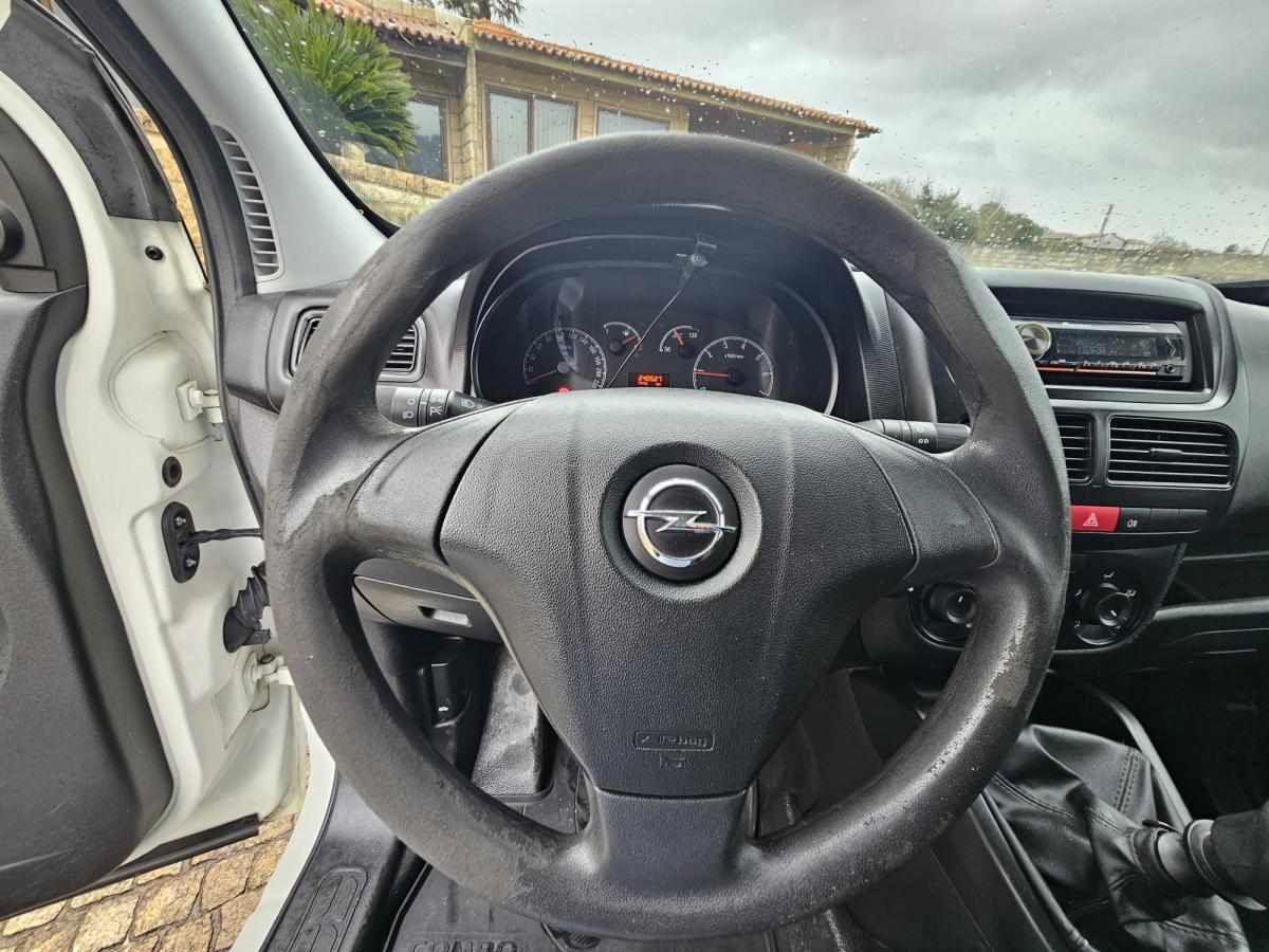 opel-combo-1-6-105cv-2017-diesel-1598cc