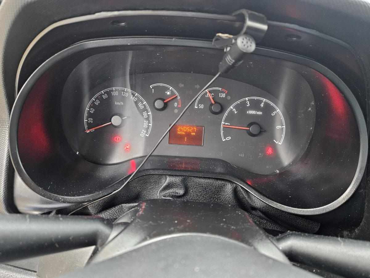 opel-combo-1-6-105cv-2017-diesel-1598cc
