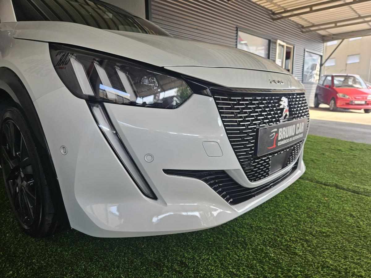 peugeot-208-1-5-102cv-2022-diesel-1499cc