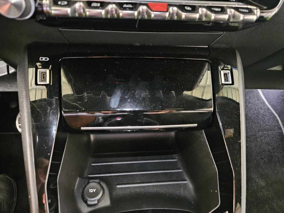 peugeot-208-1-5-102cv-2022-diesel-1499cc