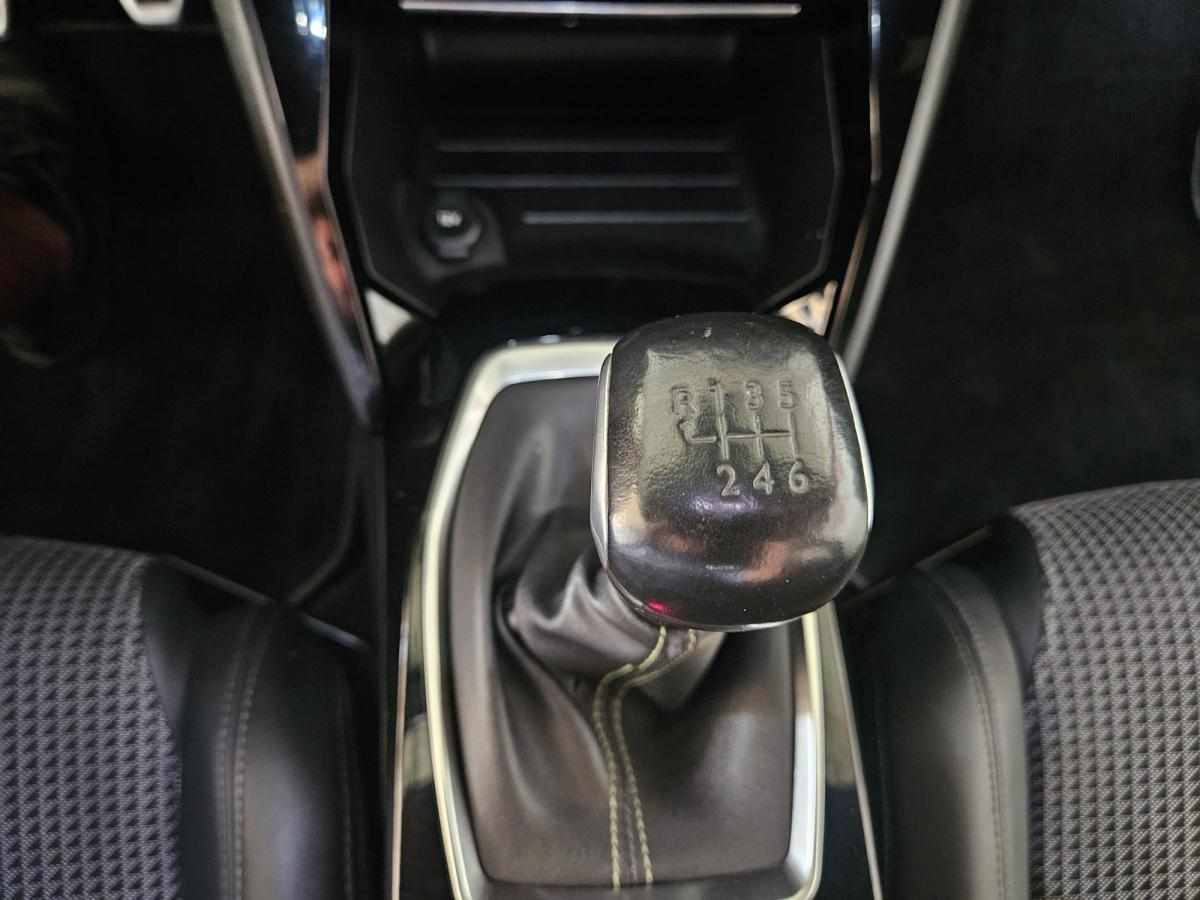 peugeot-208-1-5-102cv-2022-diesel-1499cc