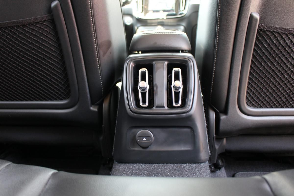volvo-xc40-2021-hibrido-a-gasolina-1477cc