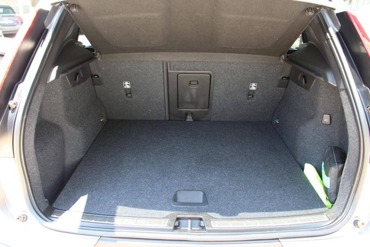 volvo-xc40-2021-hibrido-a-gasolina-1477cc