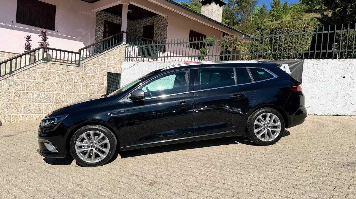 renault-megane-sport-tourer-2017-diesel-1461cc