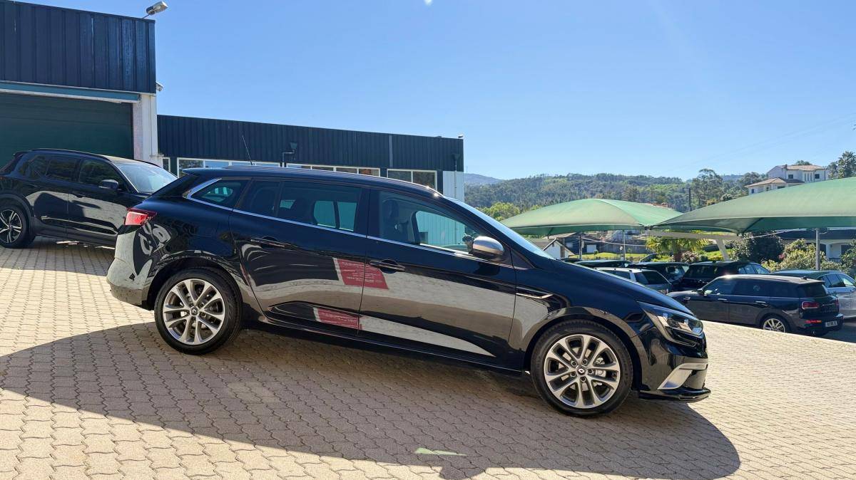 renault-megane-sport-tourer-2017-diesel-1461cc