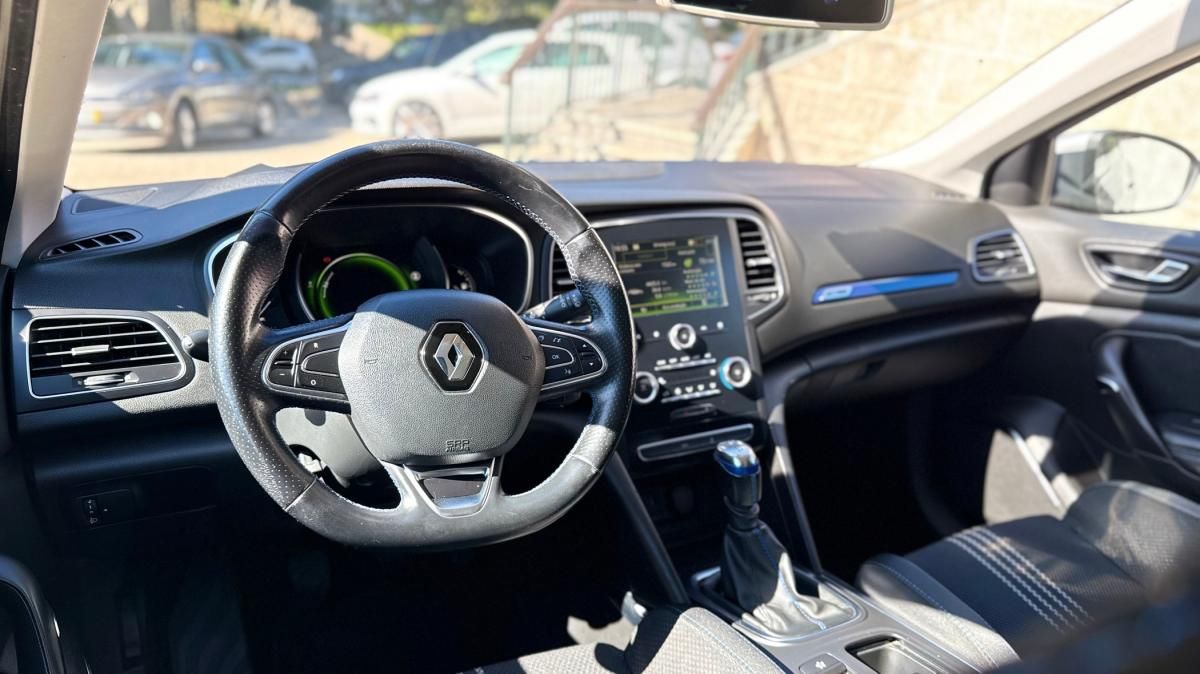 renault-megane-sport-tourer-2017-diesel-1461cc