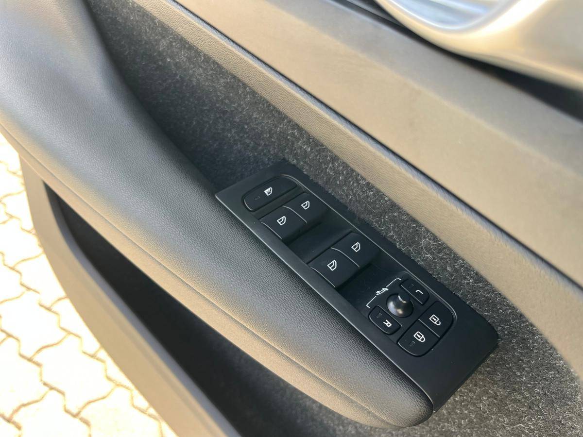 volvo-xc40-2019-diesel-1969cc