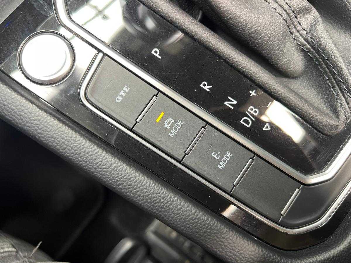 volkswagen-passat-variant-2020-hibrido-a-gasolina-1395cc