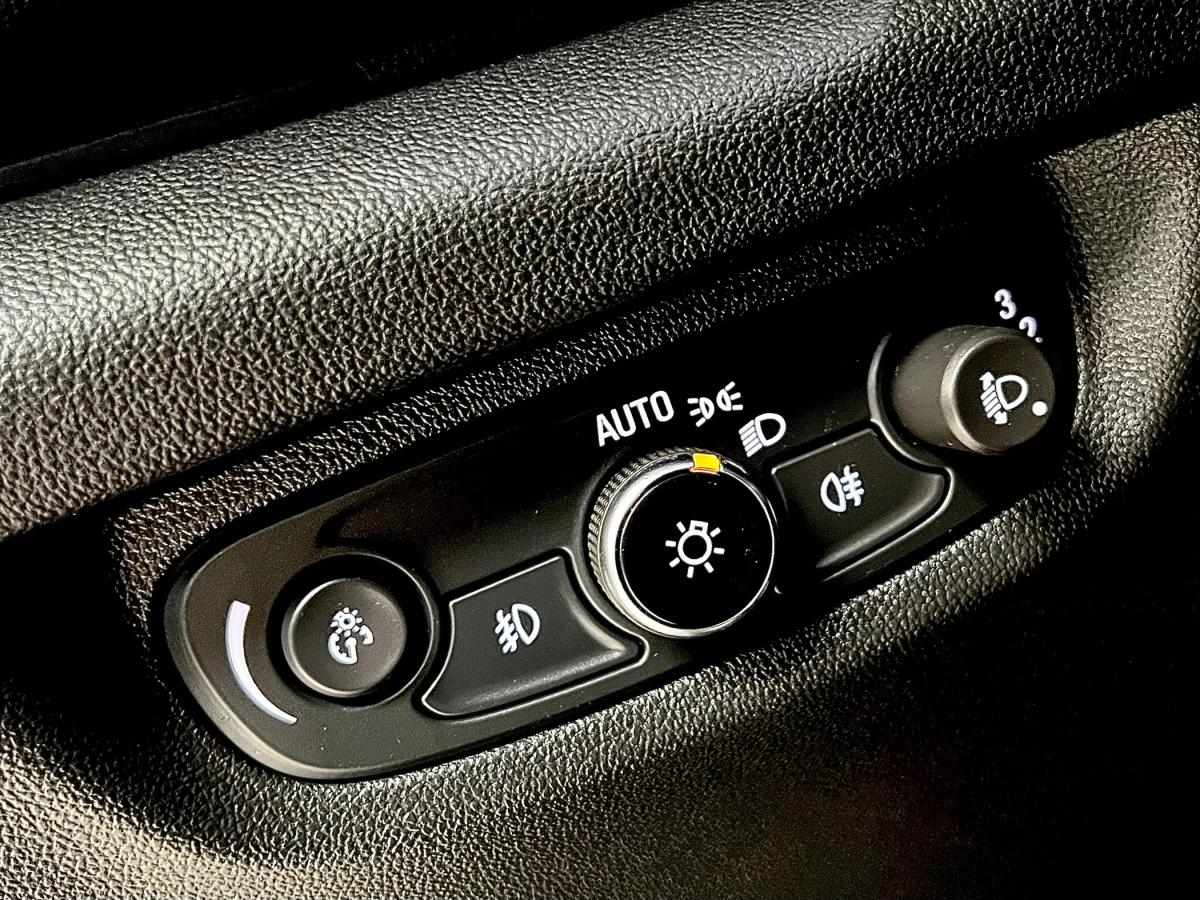 opel-insignia-sports-tourer-2021-diesel-1496cc